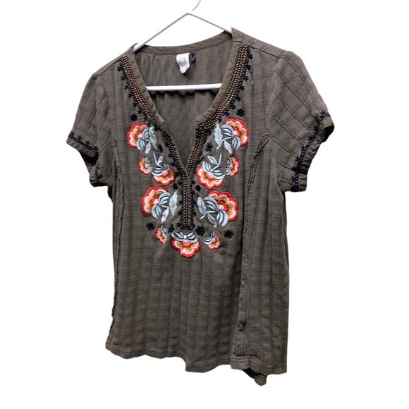 Anthropologie Akemi Kin Dandelion Embroidered Tee Floral Green Top XL - Picture 2 of 8